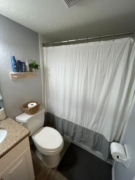 Building Photo - 8389 Wingate Dr
