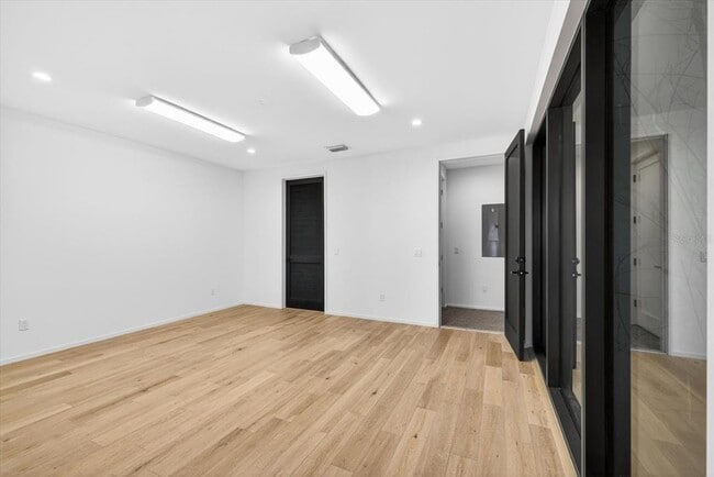 Building Photo - 94 W Davis Blvd