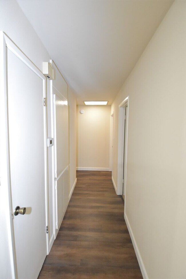 Building Photo - 3324 Lillard Dr