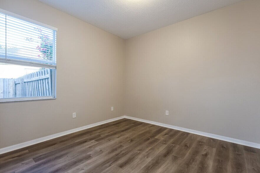 Building Photo - 6707 Cambridge Park Dr