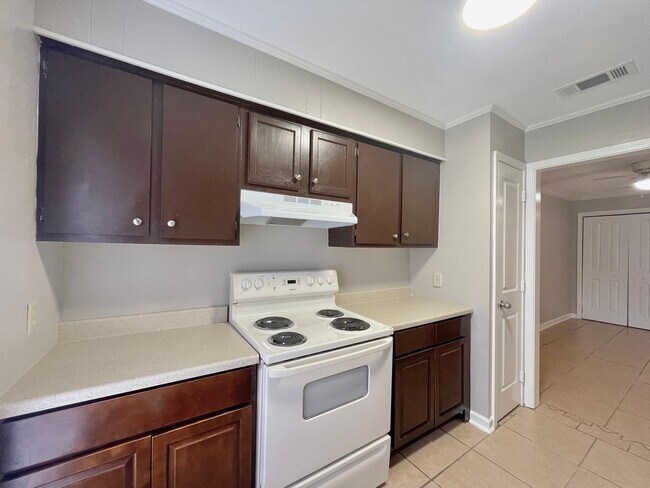 Building Photo - 14911 Central Woods