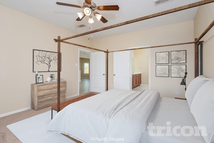 Building Photo - 301 Summer Horse Dr