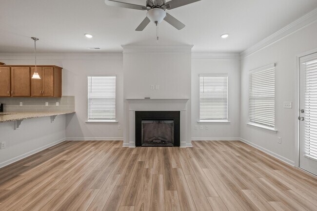 Building Photo - 326 Red Tail Dr