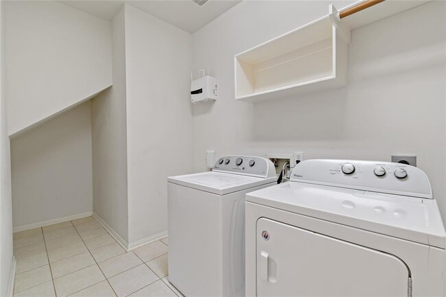 Building Photo - 1010 Sussex Trail