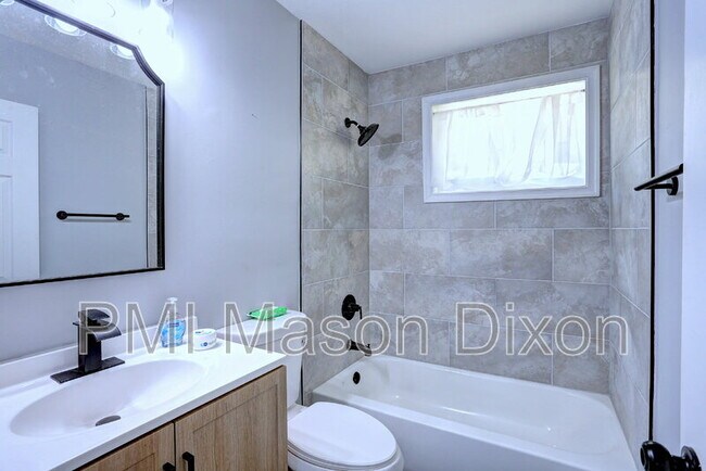 Building Photo - 8523 Fieldway Dr