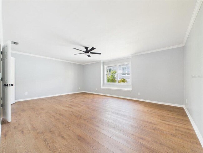Building Photo - 2415 W Jetton Ave