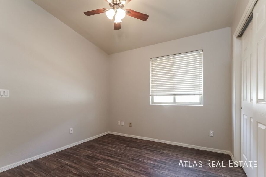 Building Photo - 2498 E Stone Stable Dr