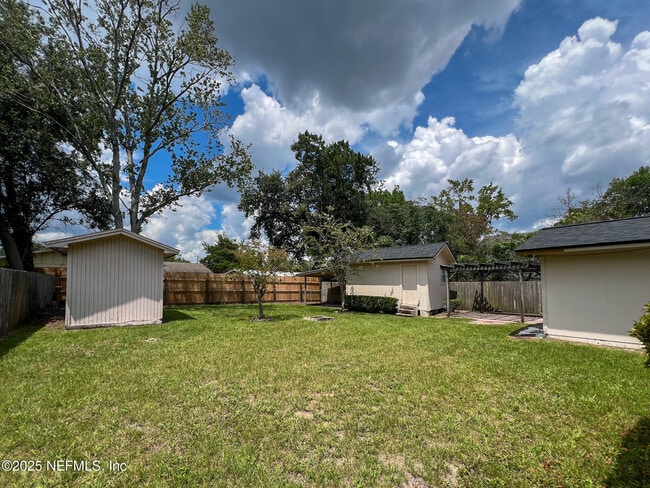 Building Photo - 8339 Holly Hill Cove