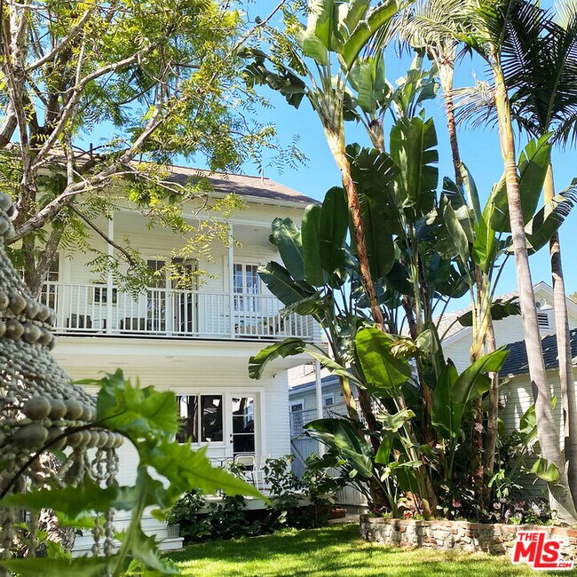 Building Photo - 1602 Courtney Ave