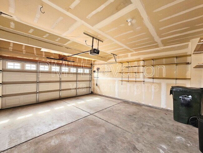 Building Photo - 1390 Braewood Ave
