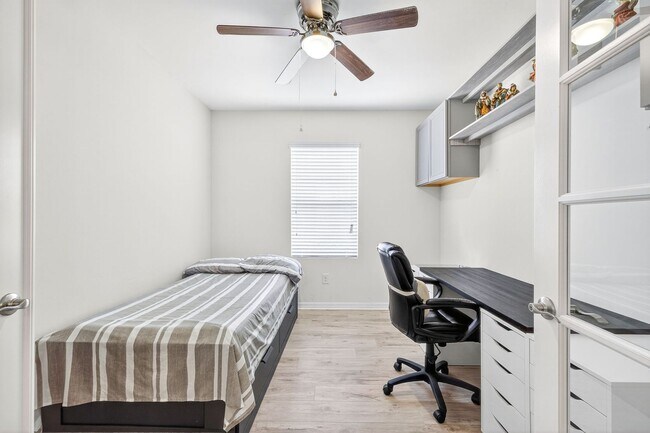 Building Photo - 3 Bedroom 2 Bath 2 Car garage at Magnolia ...