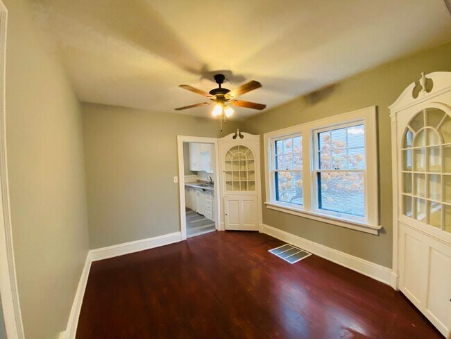 Building Photo - 6388 Seminole Trl