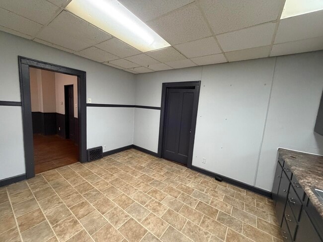 Building Photo - 129 Griffin-S