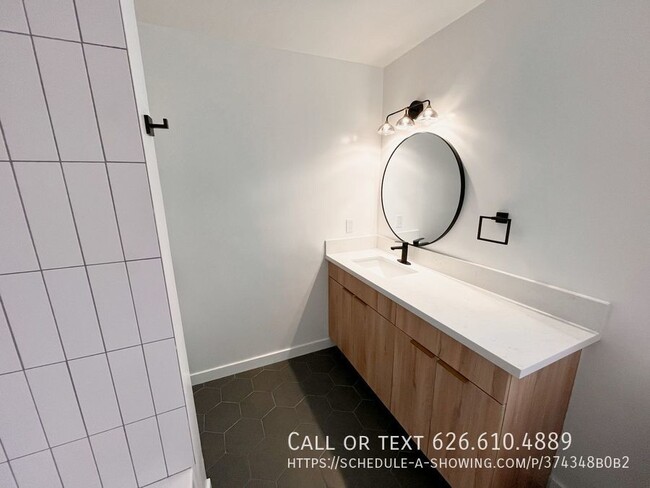 Building Photo - 1313 Huntington Dr