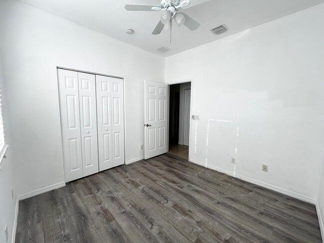 Building Photo - 3137 Grandiflora Dr