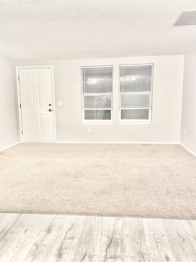 Building Photo - 5155 Quinella Ct