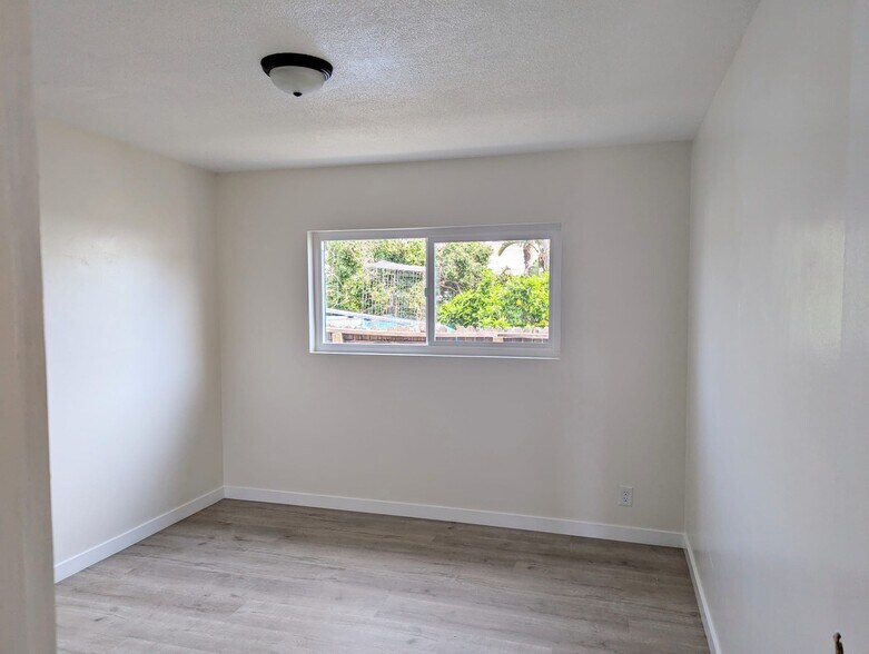 Building Photo - 4427 W 154th St