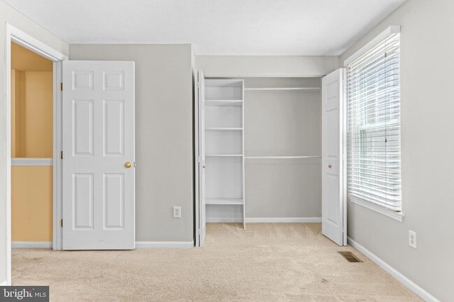 Building Photo - 1246 Seminole Dr