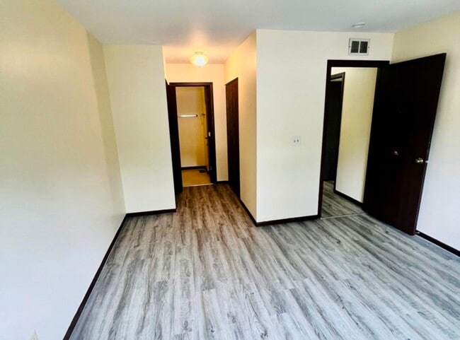 Building Photo - 1215 Fulton Dr
