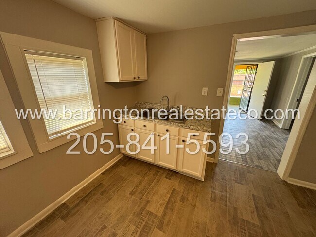 Building Photo - 3321 Willard Ave SW