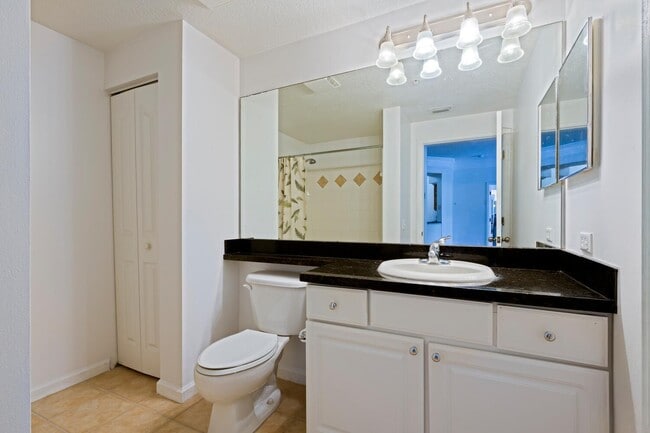 Building Photo - 5205 Myrtlewood Cir E