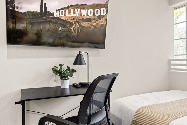 Building Photo - 10777 Ashton Ave