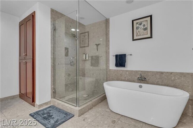 Building Photo - 4525 Dean Martin Dr