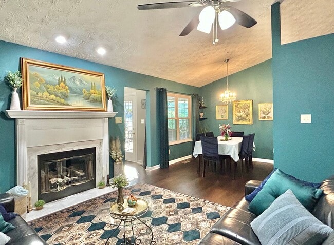 Building Photo - Beautiful 3 bedroom-plus bonus room-2 bath for rent!