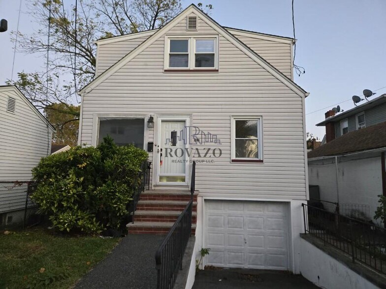 Building Photo - 1283 Broadway