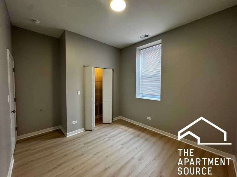 Building Photo - 4007 W School St