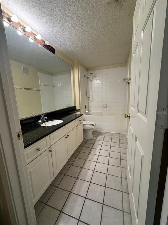 Building Photo - 14214 Fredricksburg Dr