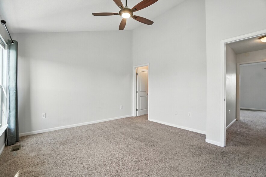 Primary bedroom - 6169 Needletail Rd