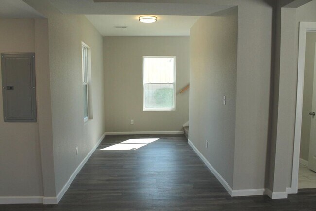 Building Photo - Modern Elegance Meets Comfort – Fully Remodeled 4BR/2BA Dream Home!