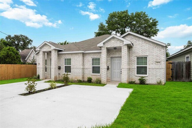 Building Photo - 4507 White Rock St