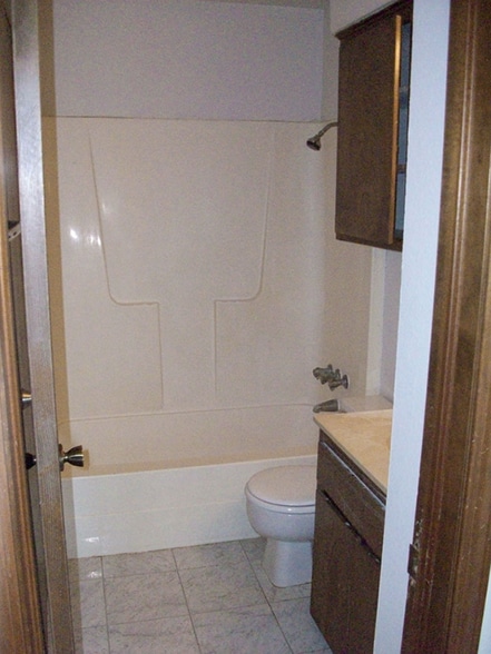 Building Photo - 4320 Willowpoint Dr