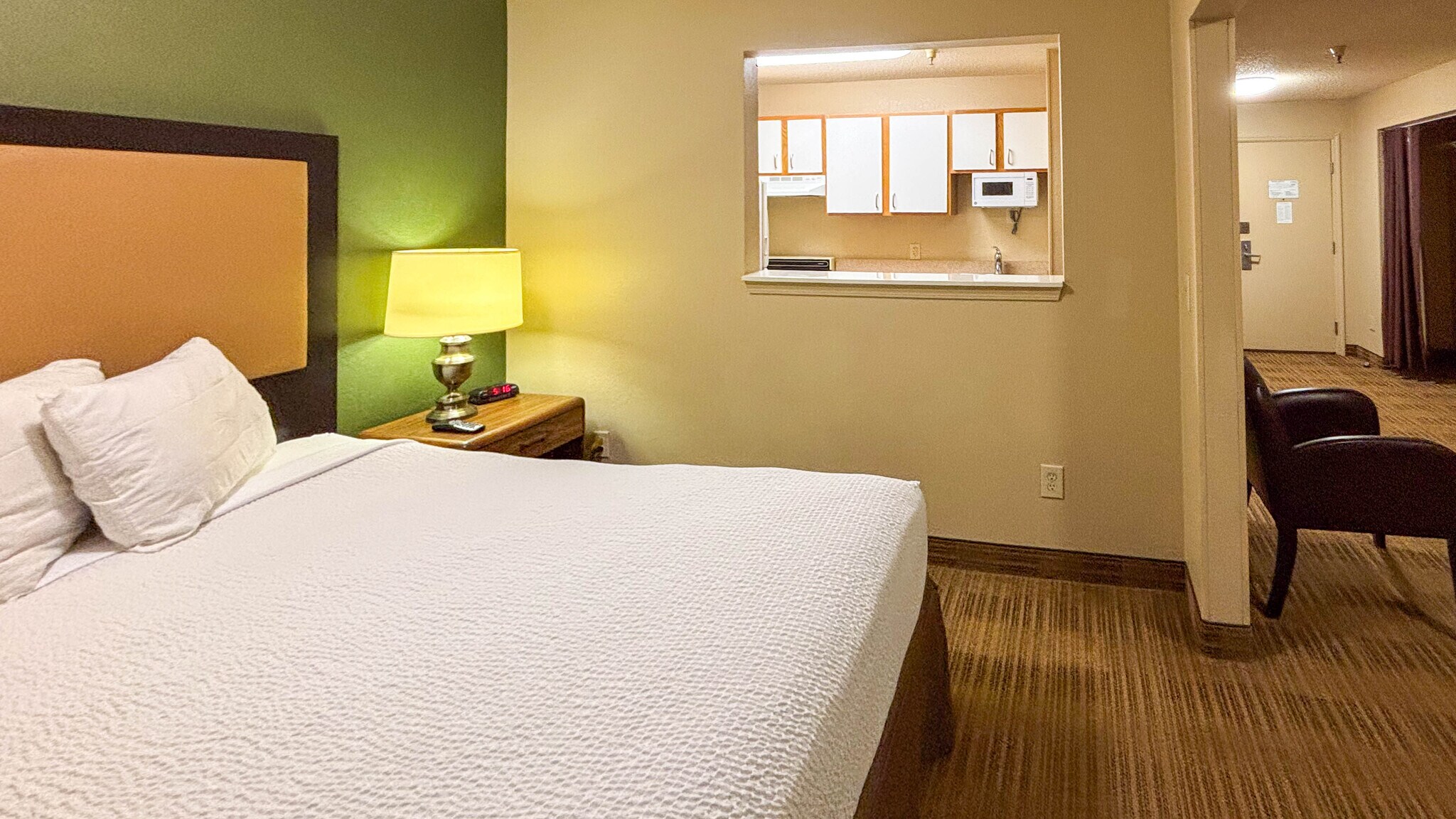 Building Photo - 530 Woods Lake Rd