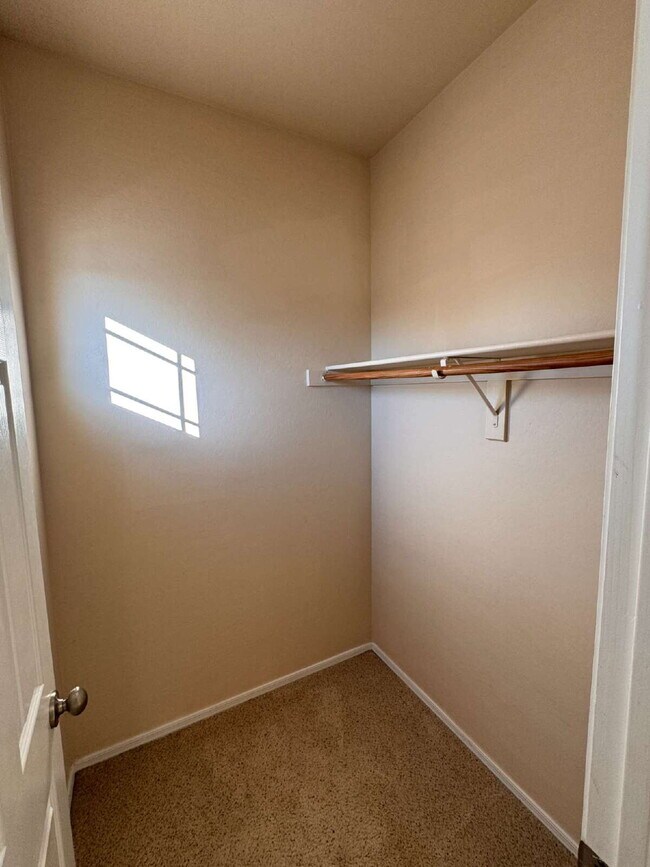 Building Photo - 18 W Desert Vista Trail