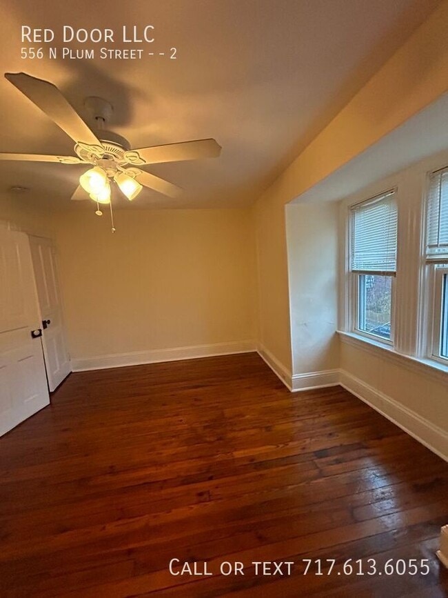 Building Photo - 556 N Plum St