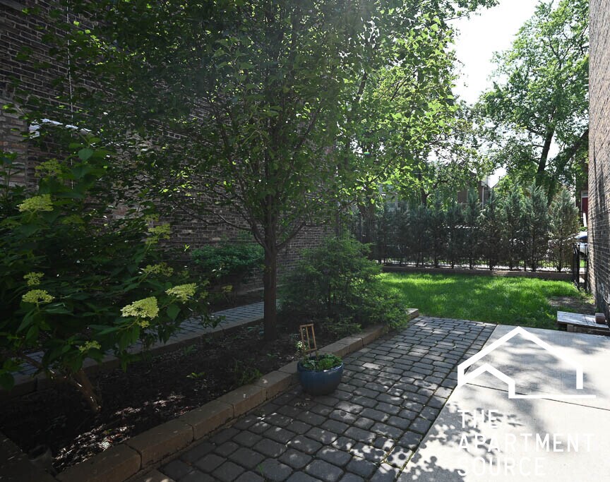 Building Photo - 2013 N Hoyne Ave