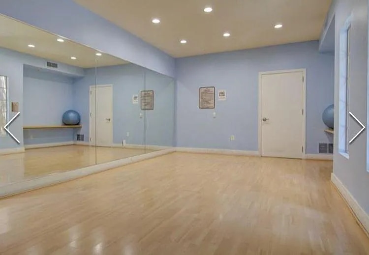 Building Photo - 3550 Lebon Dr