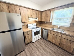 Building Photo - 6131 SW 42nd Ct