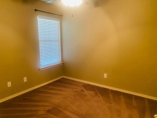 Building Photo - 4 bedroom 2 bath 2 car garage - Frenship ISD