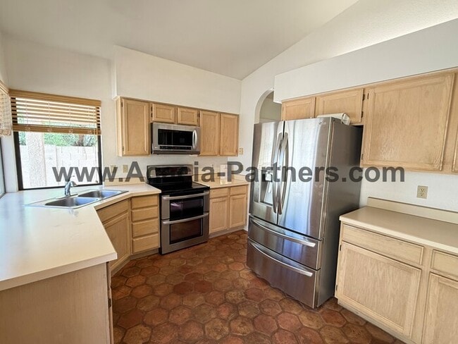 Building Photo - Three Bedroom/Two Bath Home
