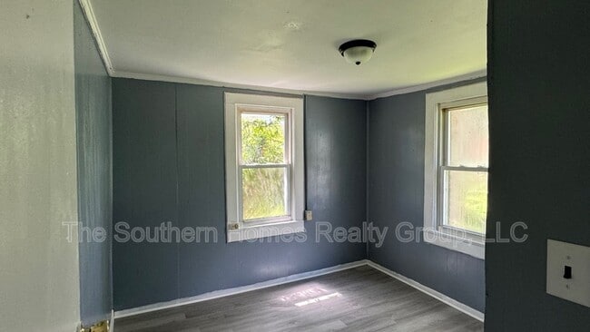 Building Photo - 910 Morris St