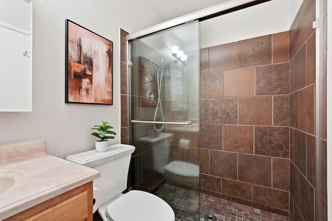 Building Photo - 3039 N 38th St