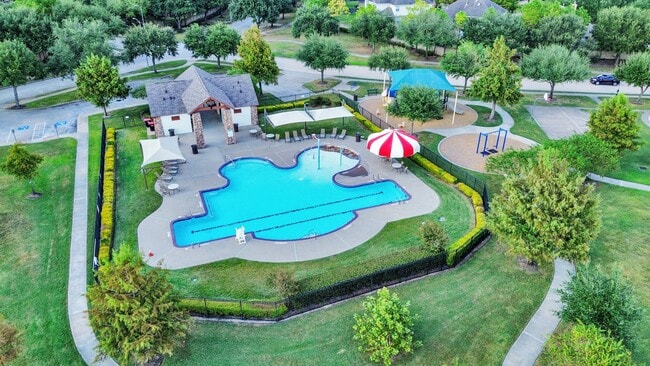 Building Photo - 7503 Amber Village Cir