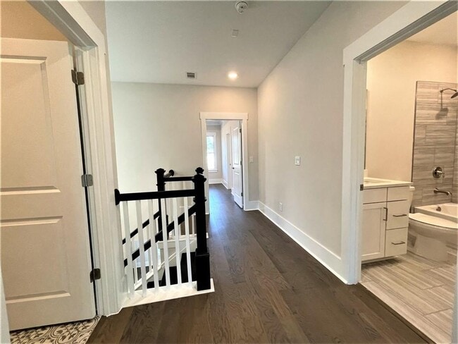 Building Photo - 892 Mayfield Rd