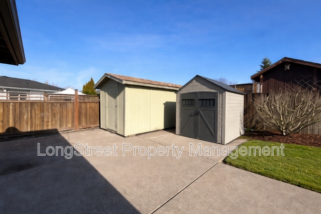 Building Photo - 2917 Takena St SW