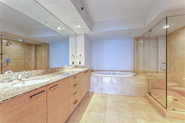 Building Photo - 1830 S Ocean Dr