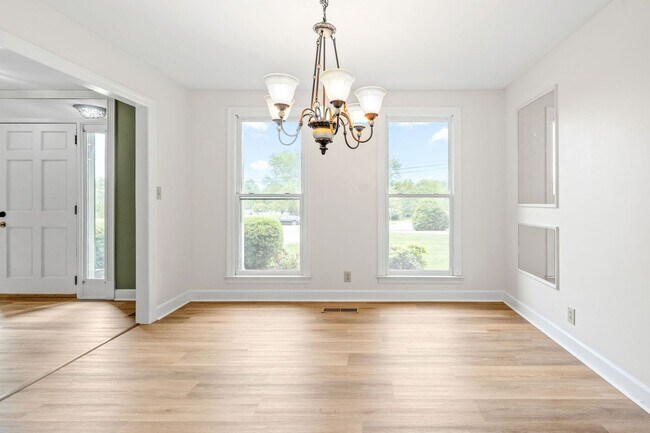 Building Photo - 108 Rolling Meadow Dr